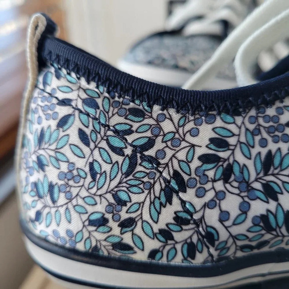 Blue Pr!vo By Clarks Tangelo Floral Sneakers (size: 8M) - Picture 14 of 16